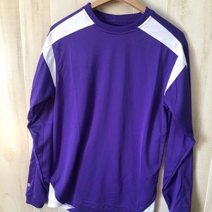 Athletic long sleeve shirt